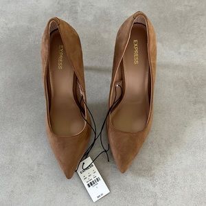 NWT Express heel, brown suede